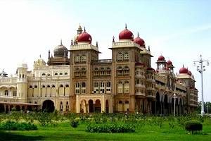 Book Hotels in Mysore, Tour Packages for Mysore, Mysore sightseeing, Mysore Hotel rates, Places to See in Mysore, Rent a Car for Mysore Tour.