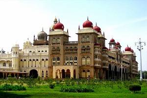 Book Hotels in Mysore, Tour Packages for Mysore, Mysore sightseeing, Mysore Hotel rates, Places to See in Mysore, Rent a Car for Mysore Tour.